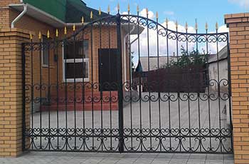 Ковано сварной забор